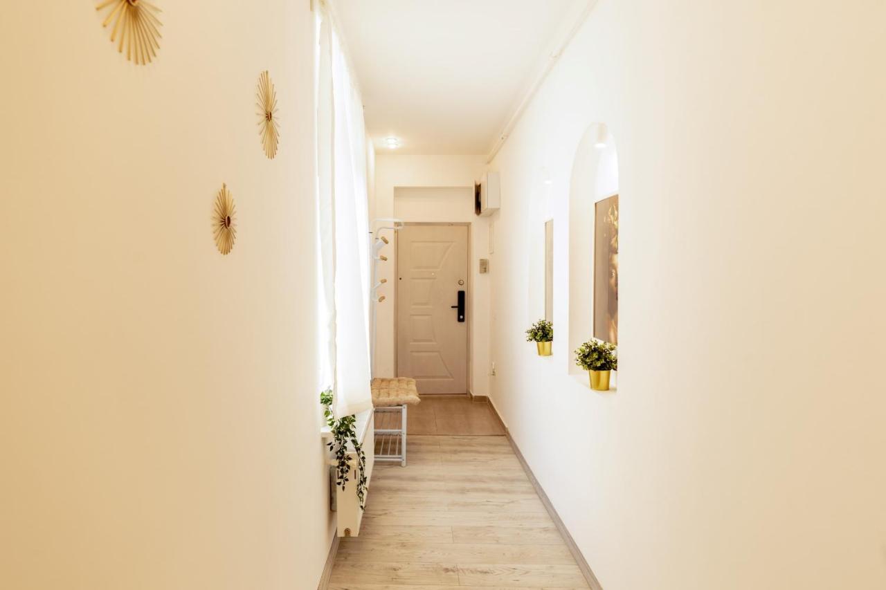 Ideal Stay: Spacious 2Br Apt Near Calea Victoriei بوخارست المظهر الخارجي الصورة