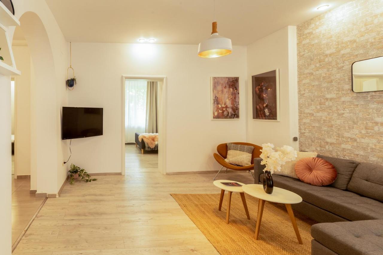 Ideal Stay: Spacious 2Br Apt Near Calea Victoriei بوخارست المظهر الخارجي الصورة